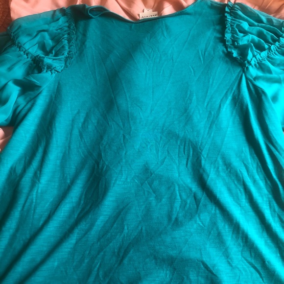 Ava & Viv Top - Picture 5 of 5